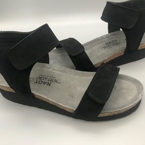 Naot Alba nubuk sandals. Black size37